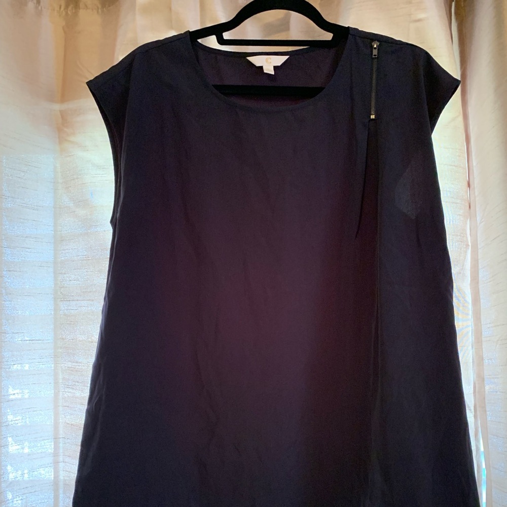 Black top with zipper detail